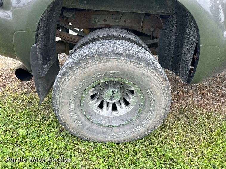 image for item DS2157 2002  Ford F350 Super Duty  Crew Cab pickup truck