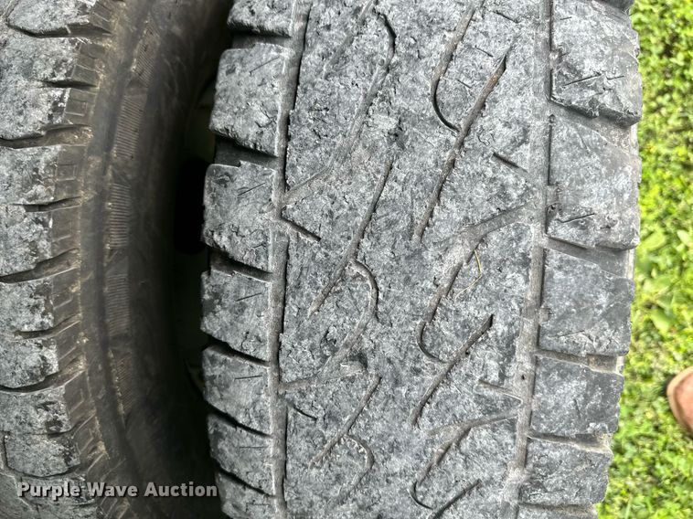 image for item DS2157 2002  Ford F350 Super Duty  Crew Cab pickup truck