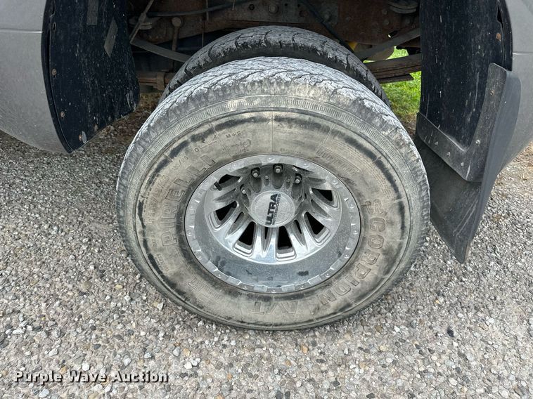 image for item DS2157 2002  Ford F350 Super Duty  Crew Cab pickup truck