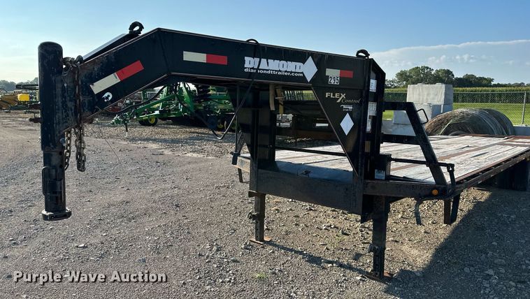 image for item DS2160 2013 Diamond T  equipment trailer