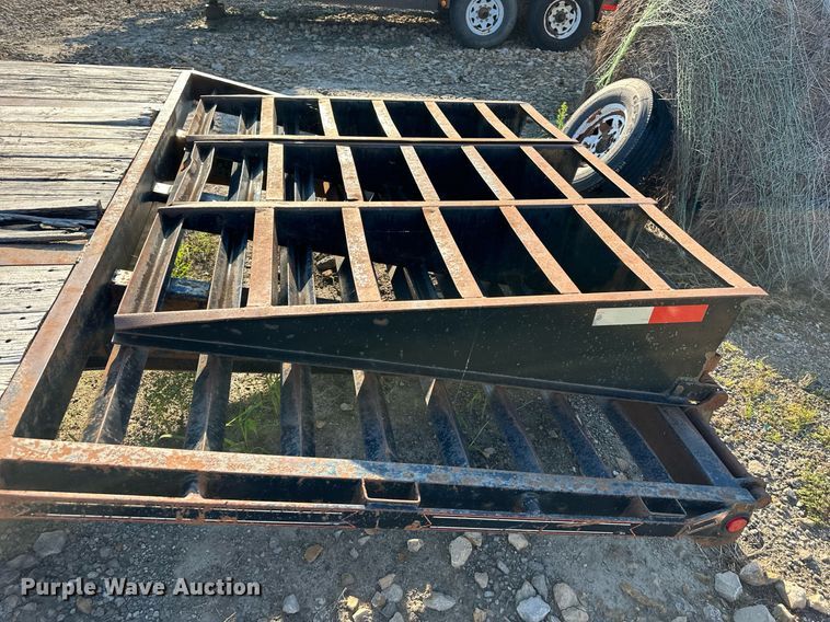 image for item DS2160 2013 Diamond T  equipment trailer