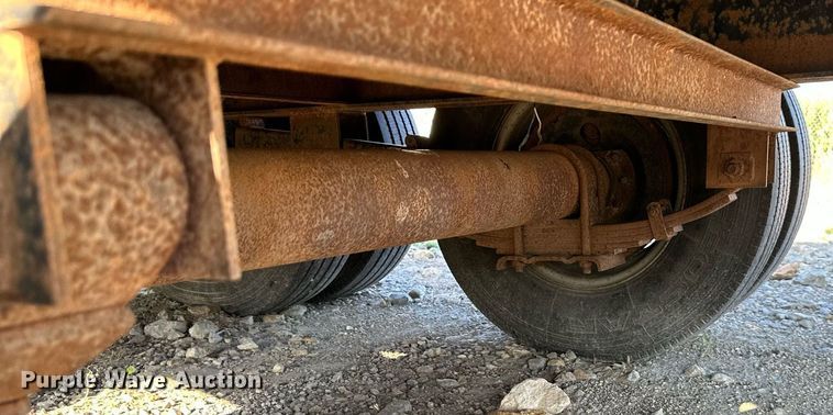 image for item DS2160 2013 Diamond T  equipment trailer