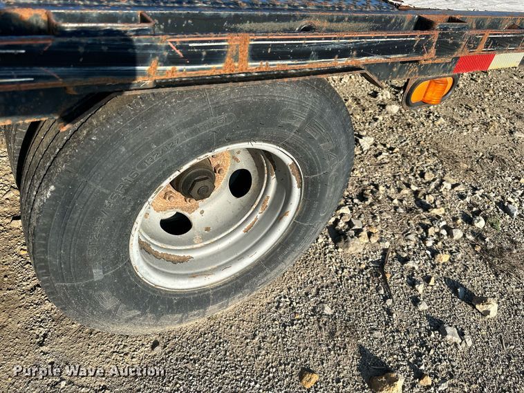 image for item DS2160 2013 Diamond T  equipment trailer