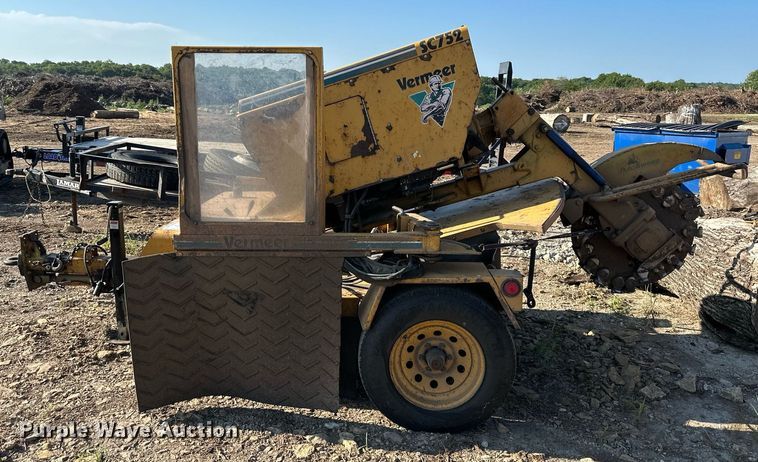 image for item DS2162 2003 Vermeer SC752  stump grinder