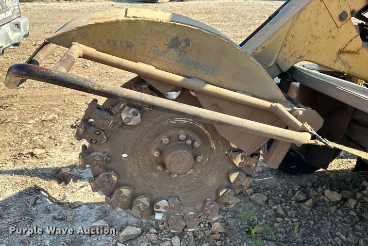 image for item DS2162 2003 Vermeer SC752  stump grinder