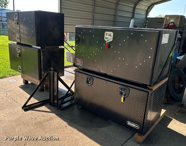 image for item DS2163 (4) toolboxes