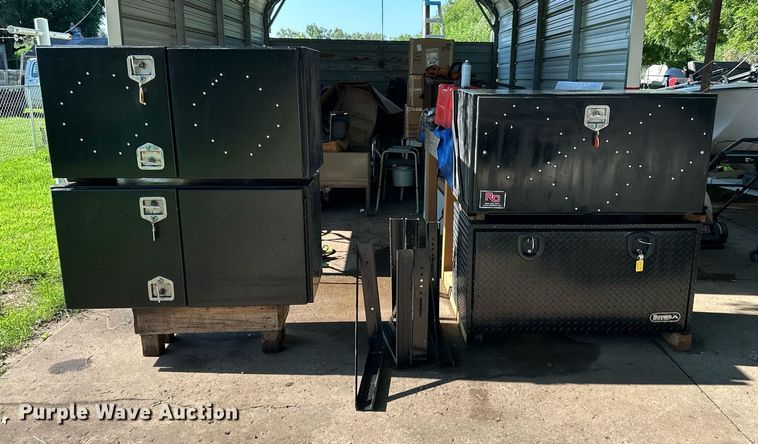 image for item DS2163 (4) toolboxes