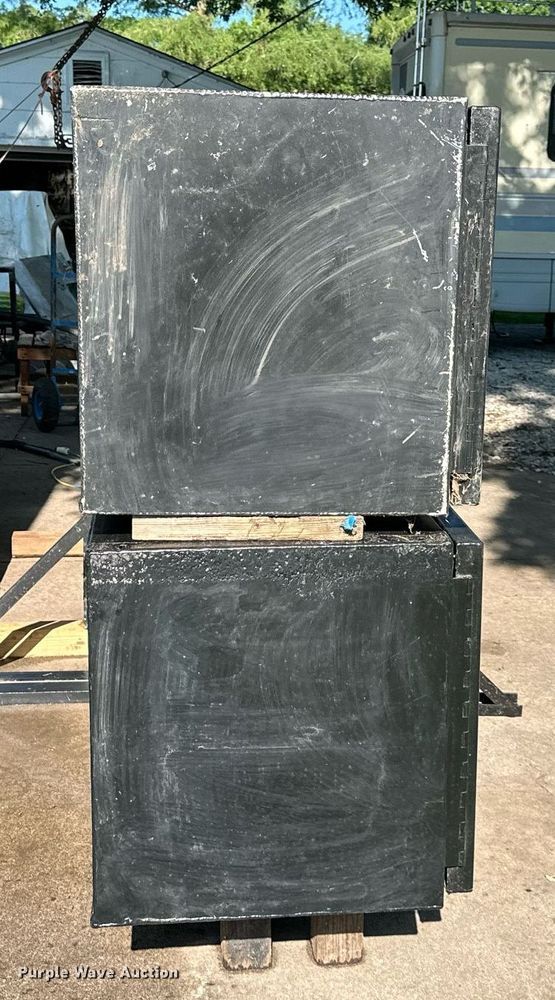 image for item DS2163 (4) toolboxes