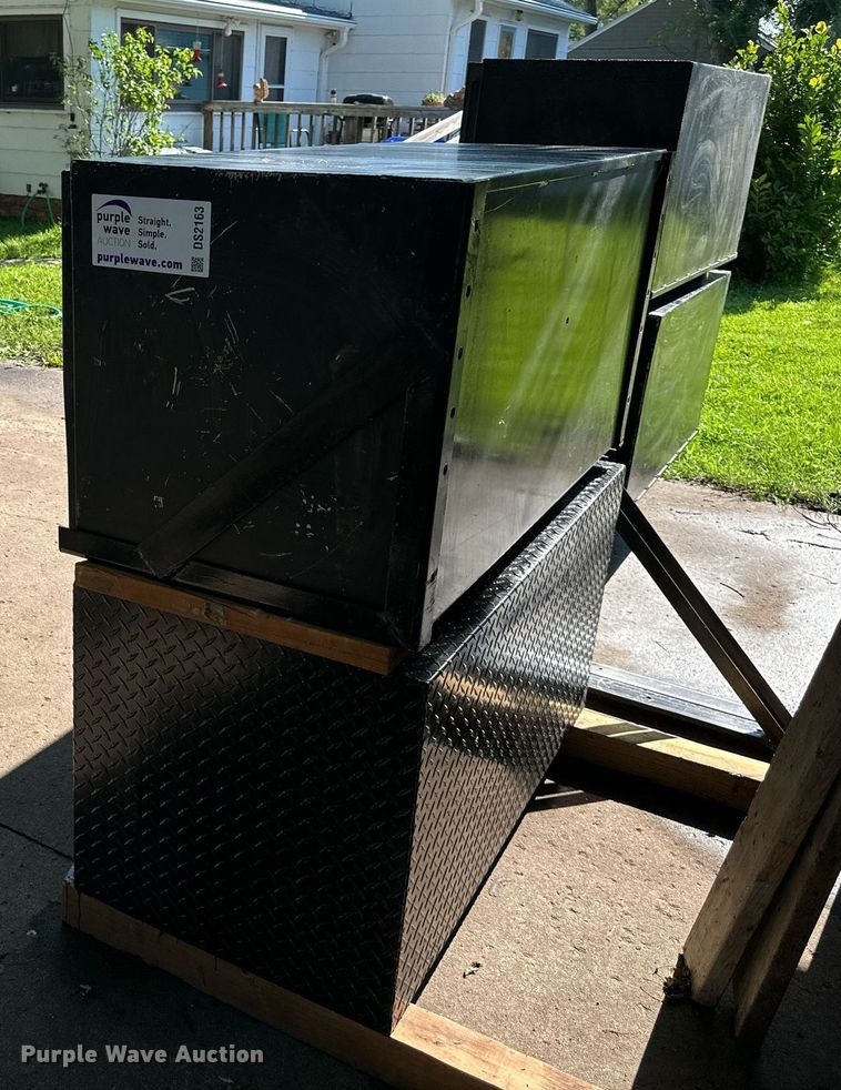 image for item DS2163 (4) toolboxes