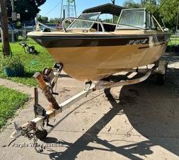 image for item DS2166 1970 Caprice  boat