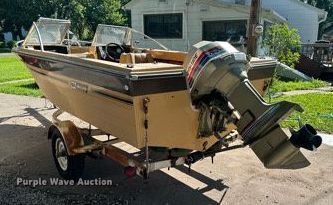 image for item DS2166 1970 Caprice  boat