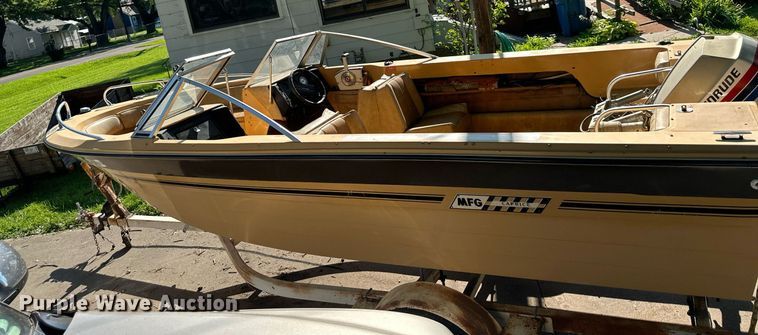 image for item DS2166 1970 Caprice  boat