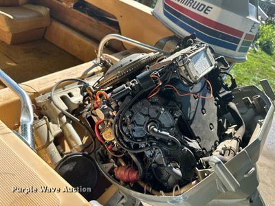 image for item DS2166 1970 Caprice  boat