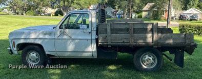 image for item DS2168 1979 Chevrolet C20  dump flatbed pickup truck