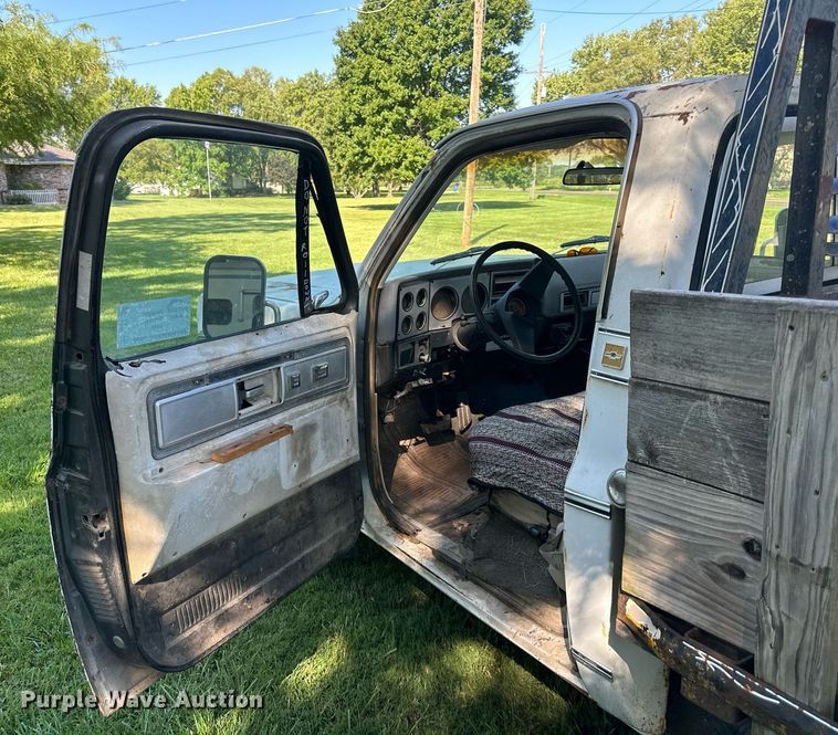 image for item DS2168 1979 Chevrolet C20  dump flatbed pickup truck