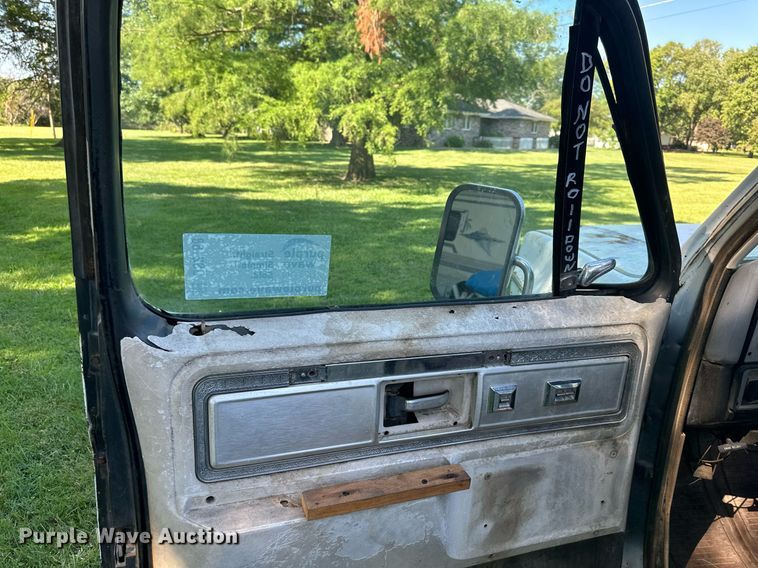 image for item DS2168 1979 Chevrolet C20  dump flatbed pickup truck