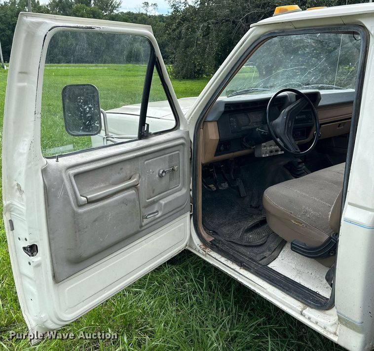 image for item DS2180 1985 Ford F350  utility bed pickup truck