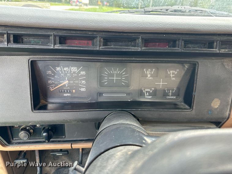 image for item DS2180 1985 Ford F350  utility bed pickup truck