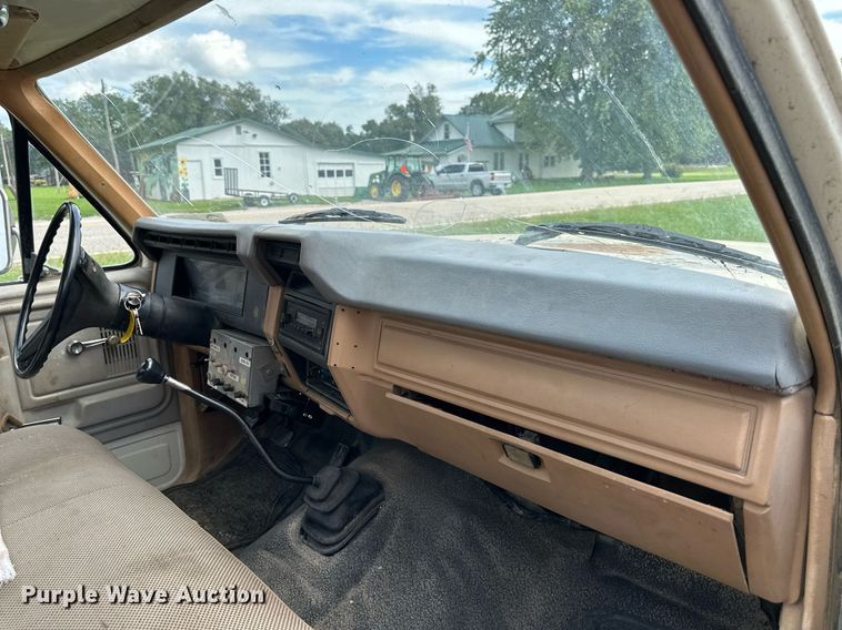 image for item DS2180 1985 Ford F350  utility bed pickup truck