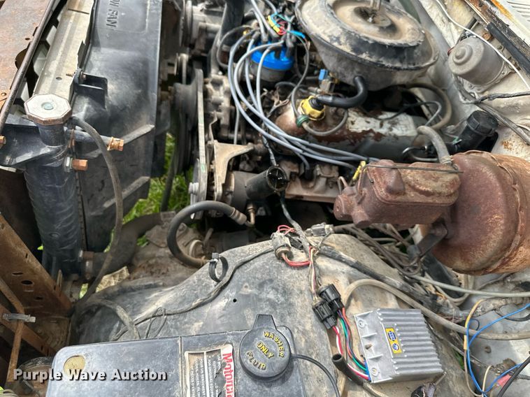 image for item DS2180 1985 Ford F350  utility bed pickup truck