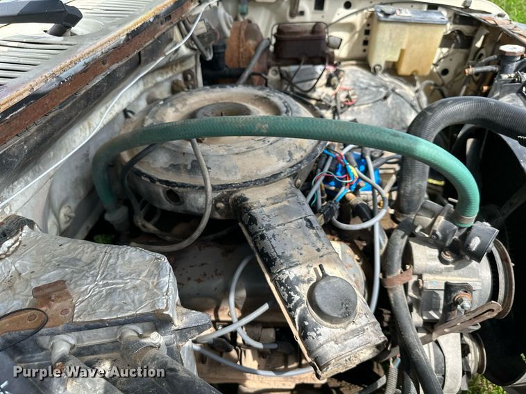 image for item DS2180 1985 Ford F350  utility bed pickup truck