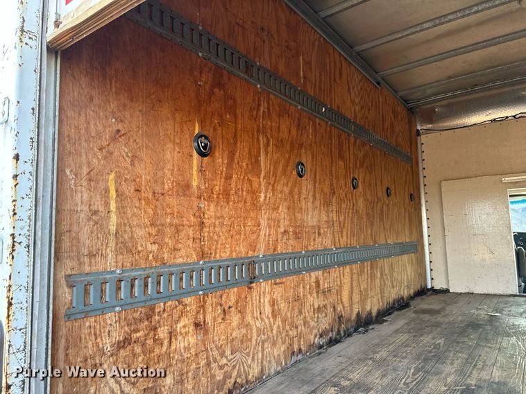 image for item DS6430 2002 Ford E350 Super Duty  box truck