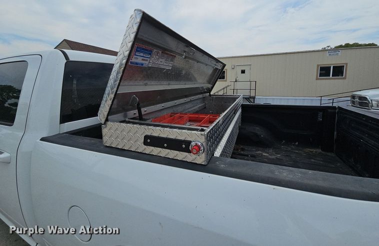 image for item DS6475 2017 Dodge Ram 2500  Crew Cab pickup truck