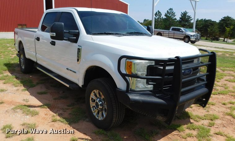 image for item GP9631 2017 Ford F350  Crew Cab pickup truck