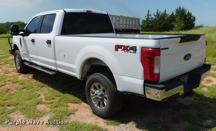 image for item GP9631 2017 Ford F350  Crew Cab pickup truck