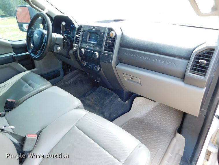 image for item GP9631 2017 Ford F350  Crew Cab pickup truck