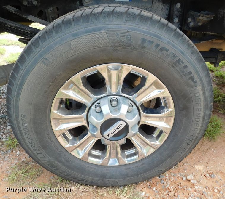 image for item GP9631 2017 Ford F350  Crew Cab pickup truck