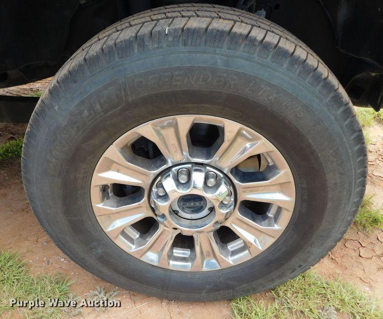 image for item GP9631 2017 Ford F350  Crew Cab pickup truck