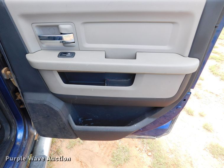 image for item GP9633 2011 Dodge Ram 2500  Crew Cab pickup truck