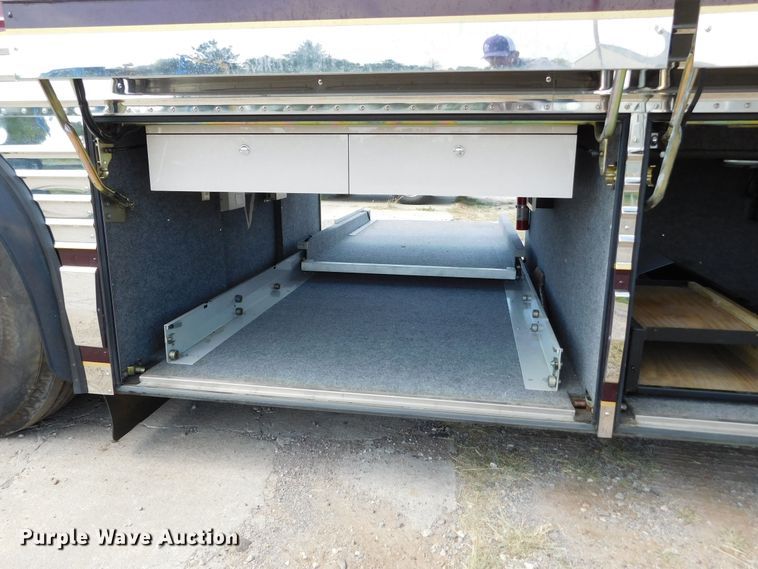 image for item GP9638 1998 Prevost XL45  RV