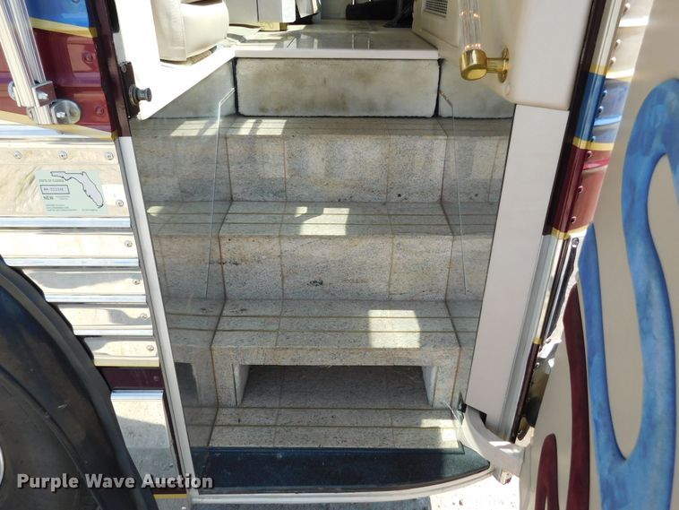 image for item GP9638 1998 Prevost XL45  RV