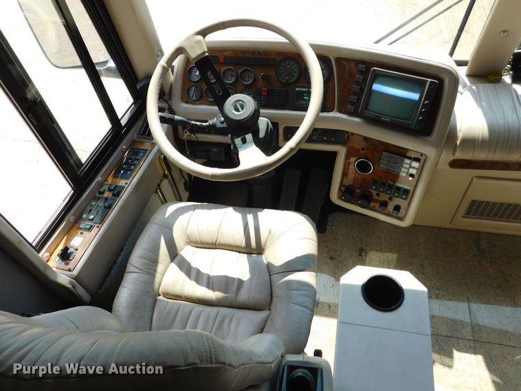 image for item GP9638 1998 Prevost XL45  RV