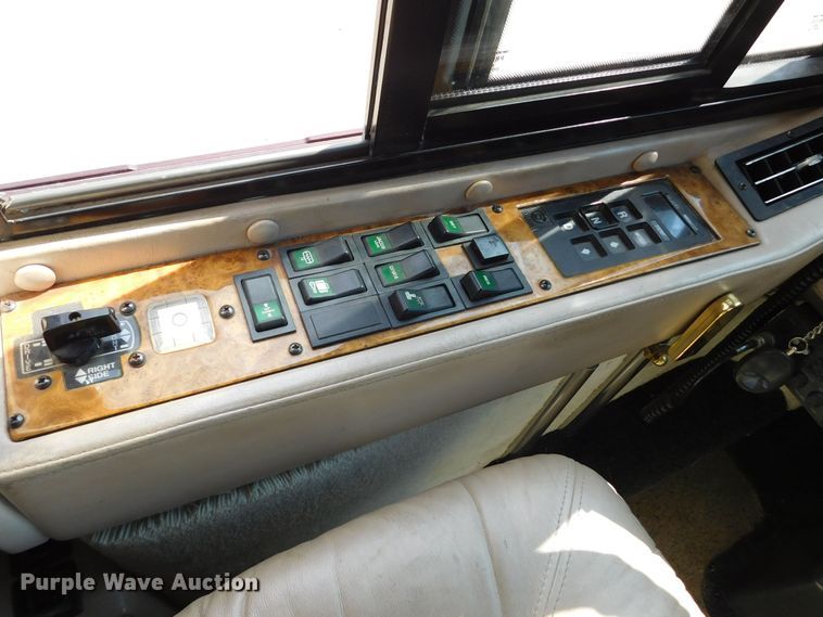 image for item GP9638 1998 Prevost XL45  RV