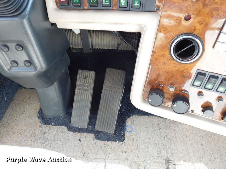 image for item GP9638 1998 Prevost XL45  RV