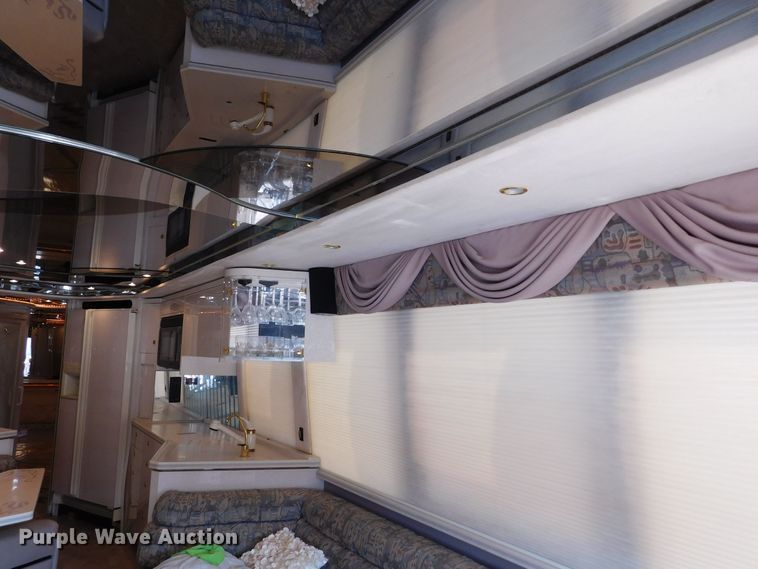image for item GP9638 1998 Prevost XL45  RV