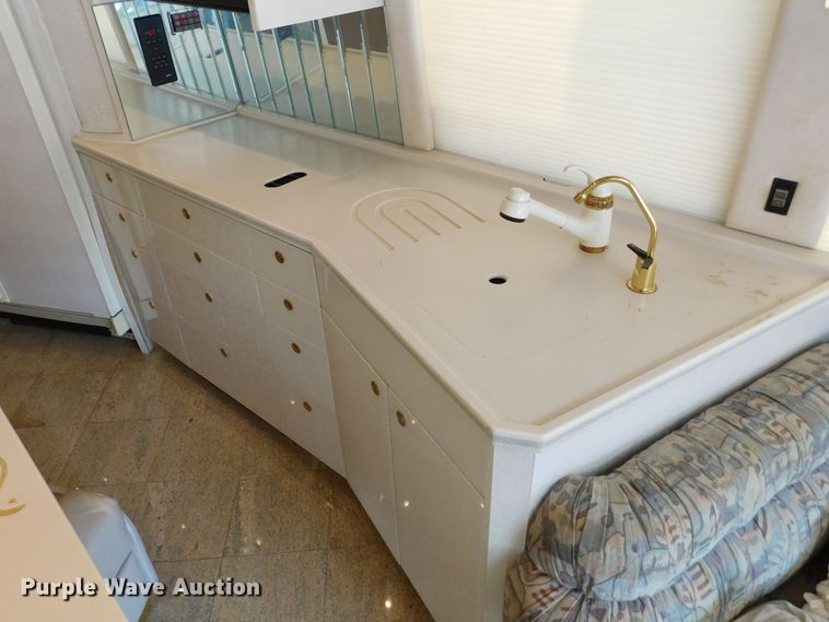 image for item GP9638 1998 Prevost XL45  RV