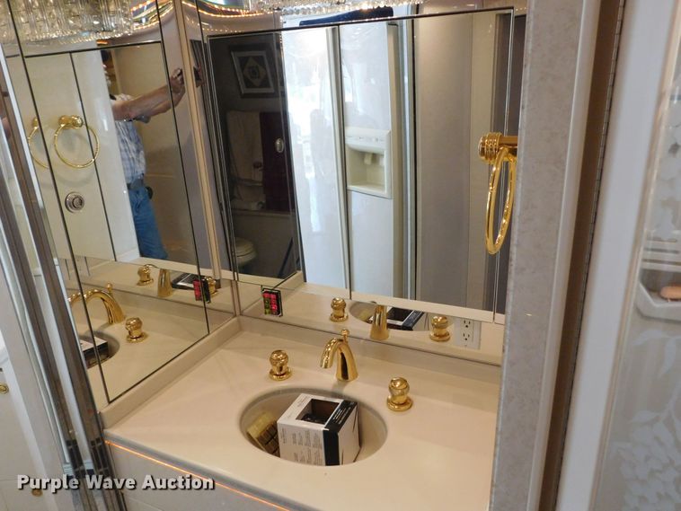 image for item GP9638 1998 Prevost XL45  RV