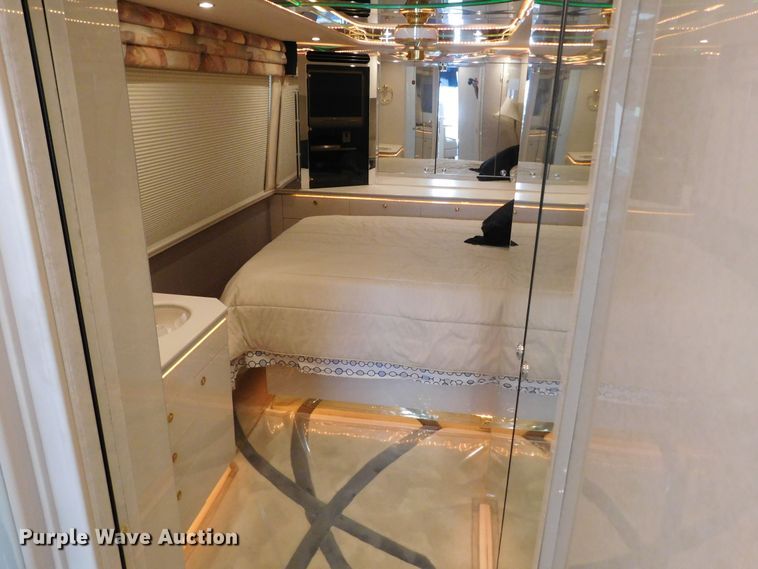 image for item GP9638 1998 Prevost XL45  RV