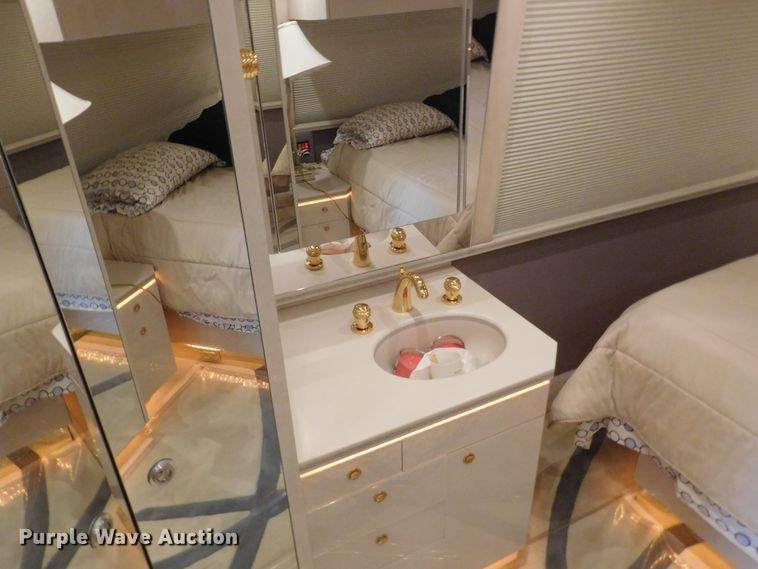 image for item GP9638 1998 Prevost XL45  RV