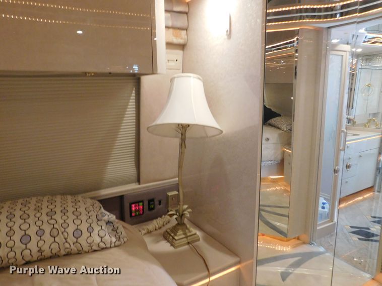 image for item GP9638 1998 Prevost XL45  RV