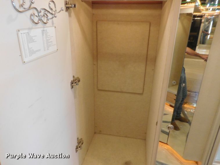 image for item GP9638 1998 Prevost XL45  RV