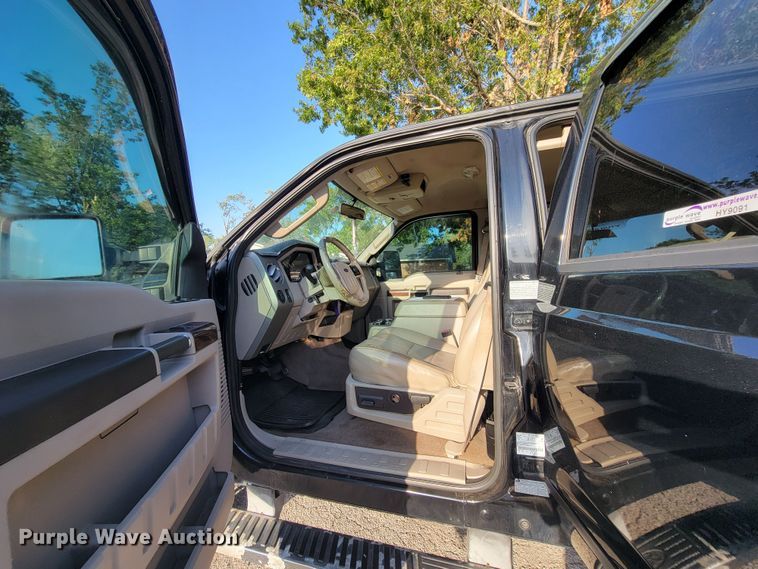 image for item HY9091 2009 Ford F350 Super Duty Lariat  Crew Cab pickup truck
