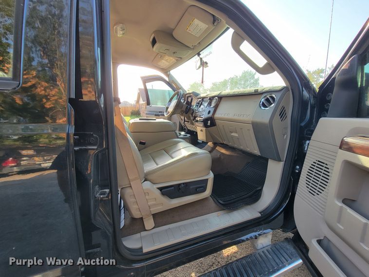 image for item HY9091 2009 Ford F350 Super Duty Lariat  Crew Cab pickup truck