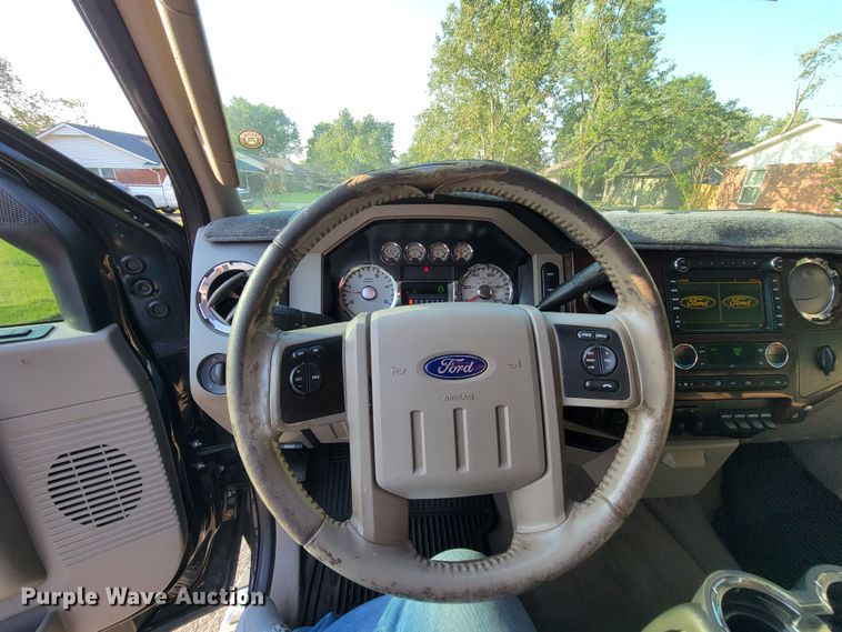 image for item HY9091 2009 Ford F350 Super Duty Lariat  Crew Cab pickup truck