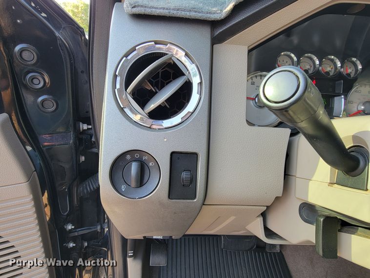 image for item HY9091 2009 Ford F350 Super Duty Lariat  Crew Cab pickup truck