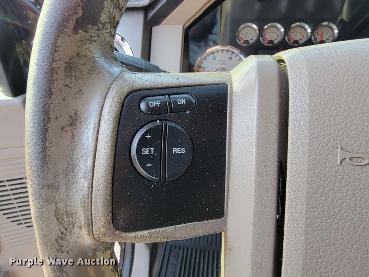 image for item HY9091 2009 Ford F350 Super Duty Lariat  Crew Cab pickup truck